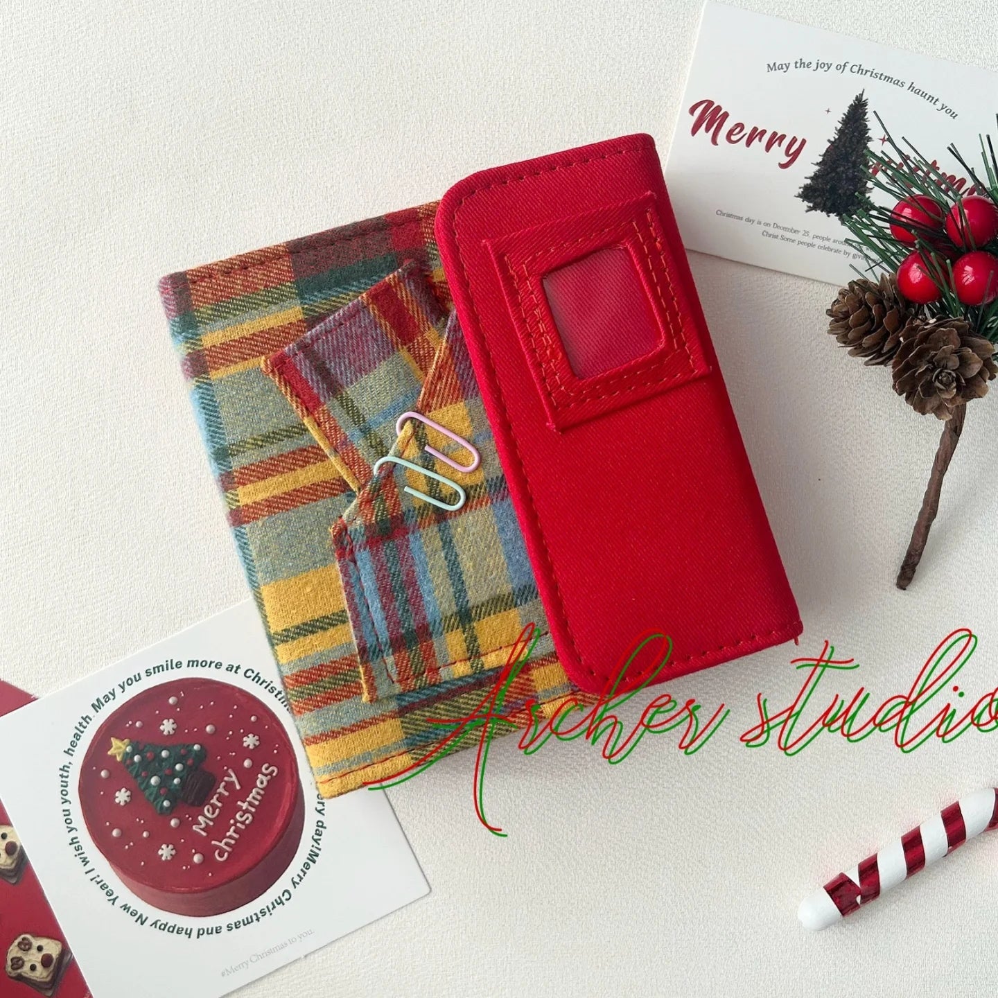 Loose-leaf nail wallet