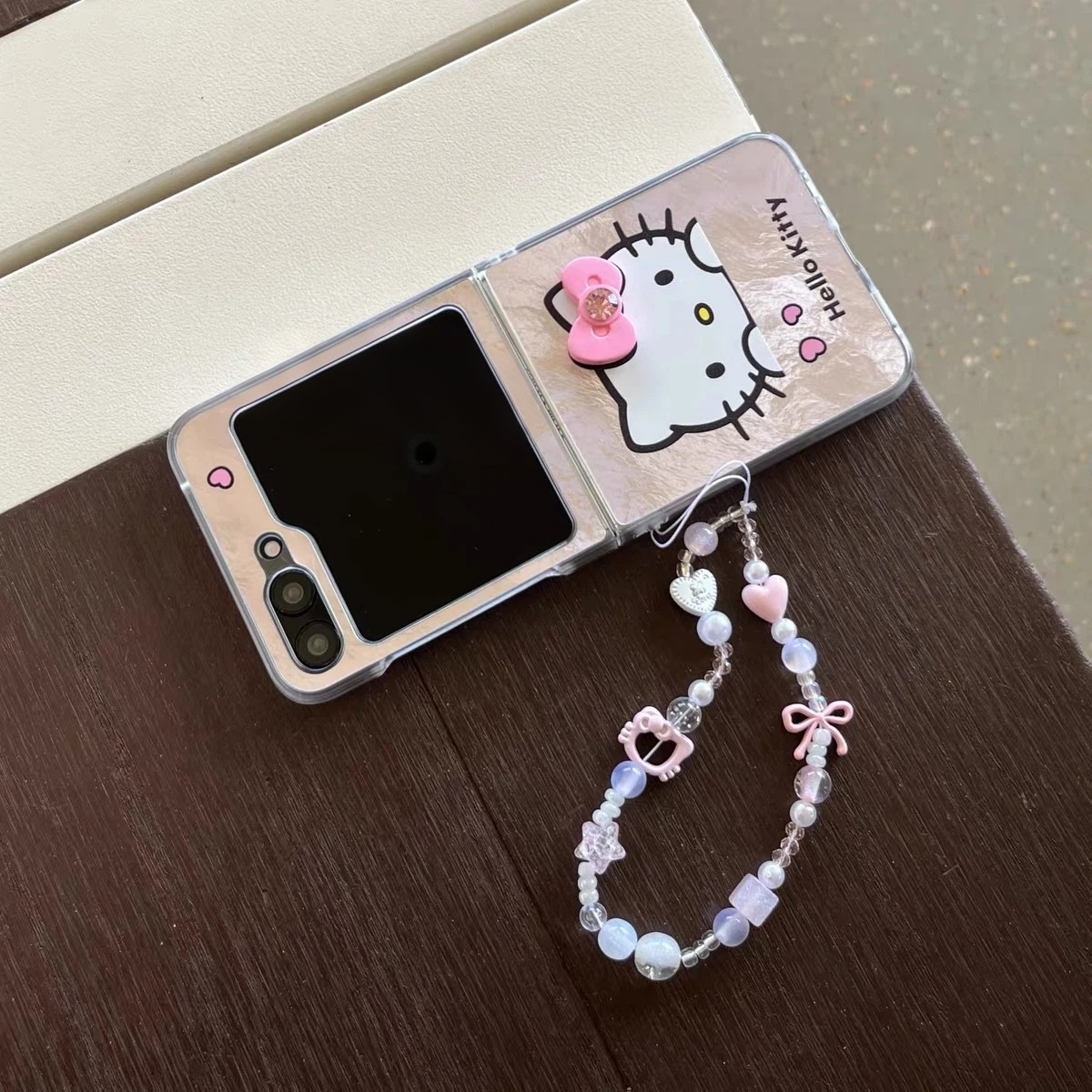 "Feather-texture" Hello Kitty folding-screen phone case for Android devices (designed for larger-format phones)