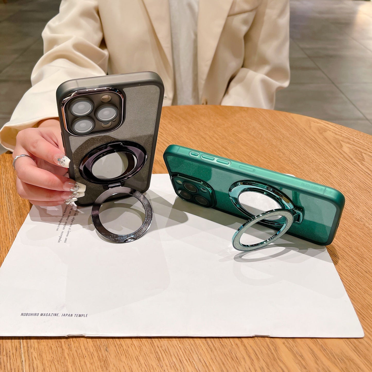 Mirror bracket phone case