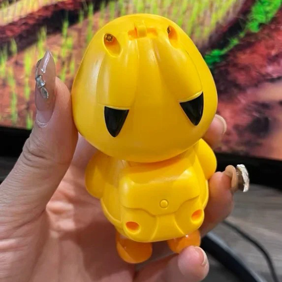 Crayon Shin-chan face-changing pendant