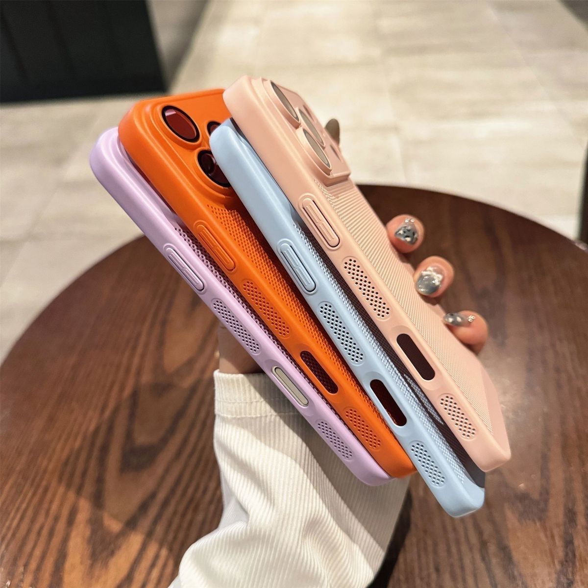 Honeycomb cooling phone case with lens film