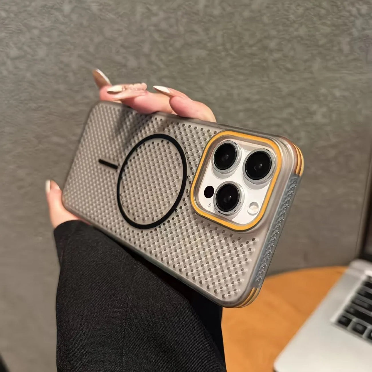 Hollow magnetic heat dissipation Apple phone case