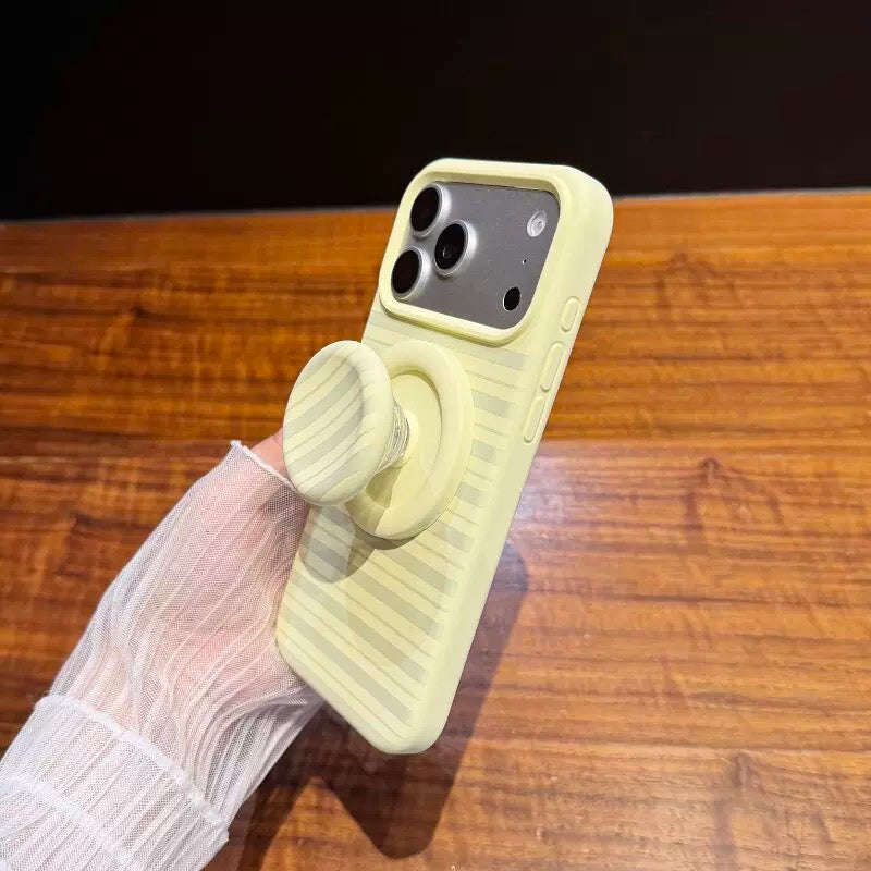 Striped magnetic phone case