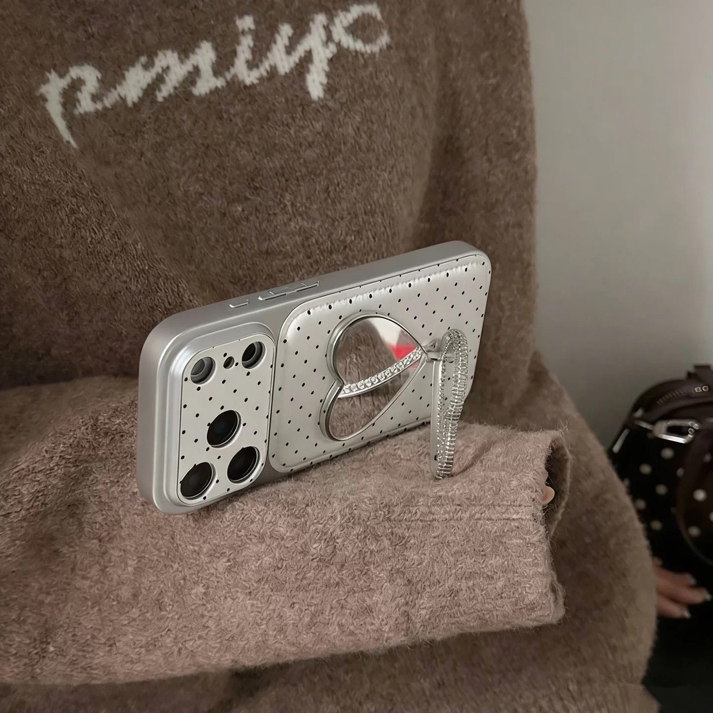Polka Dot Heart-Shaped Stand Phone Case
