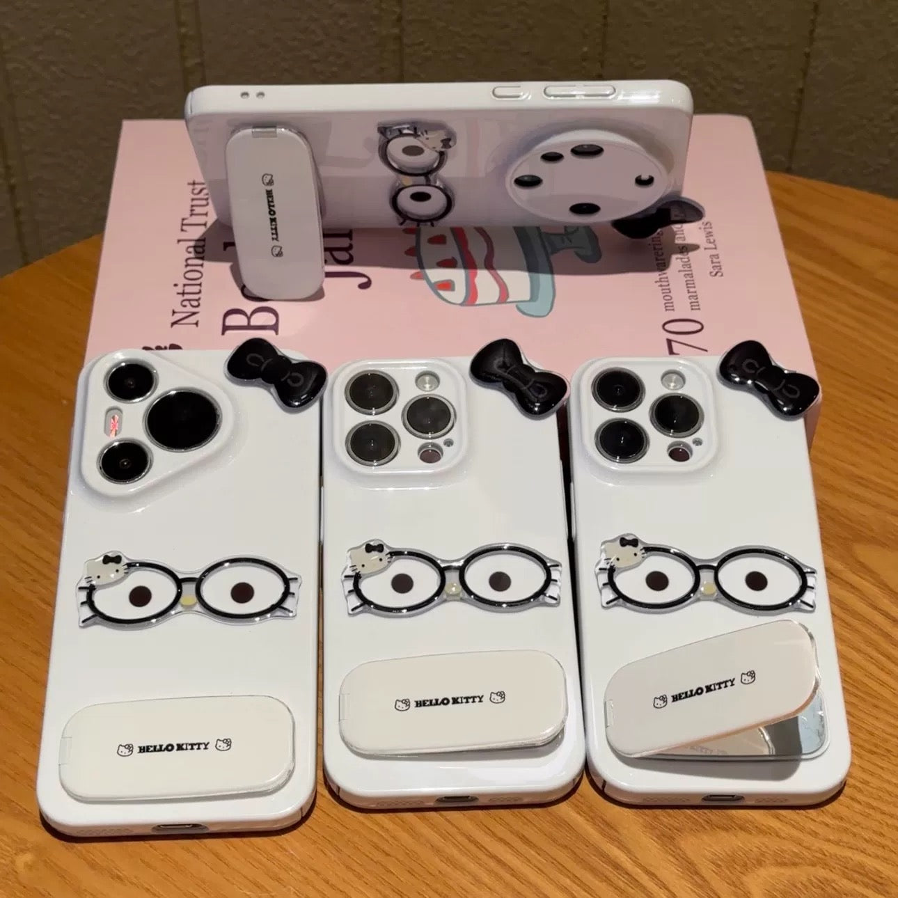 Kitty phone case with glasses (with mirror and stand)