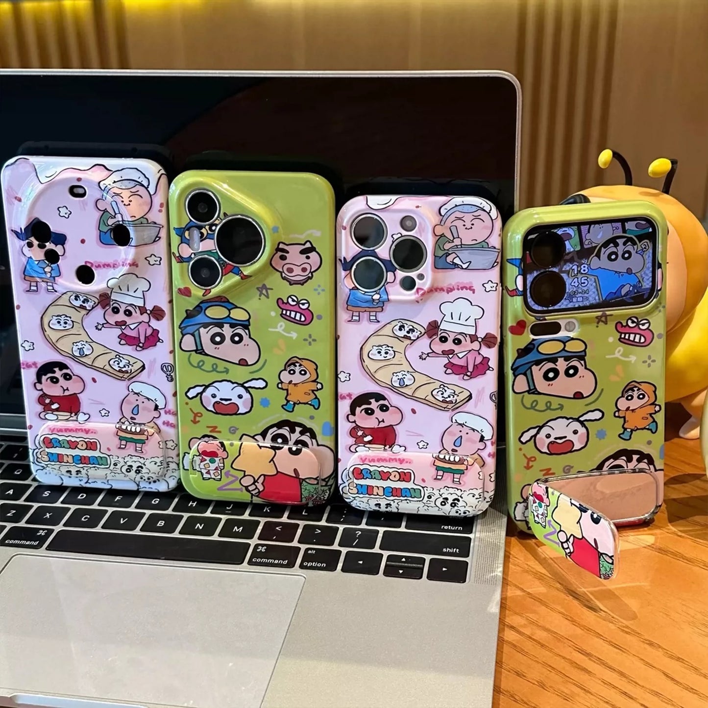 Crayon Shin-chan Portable Mirror Phone Case