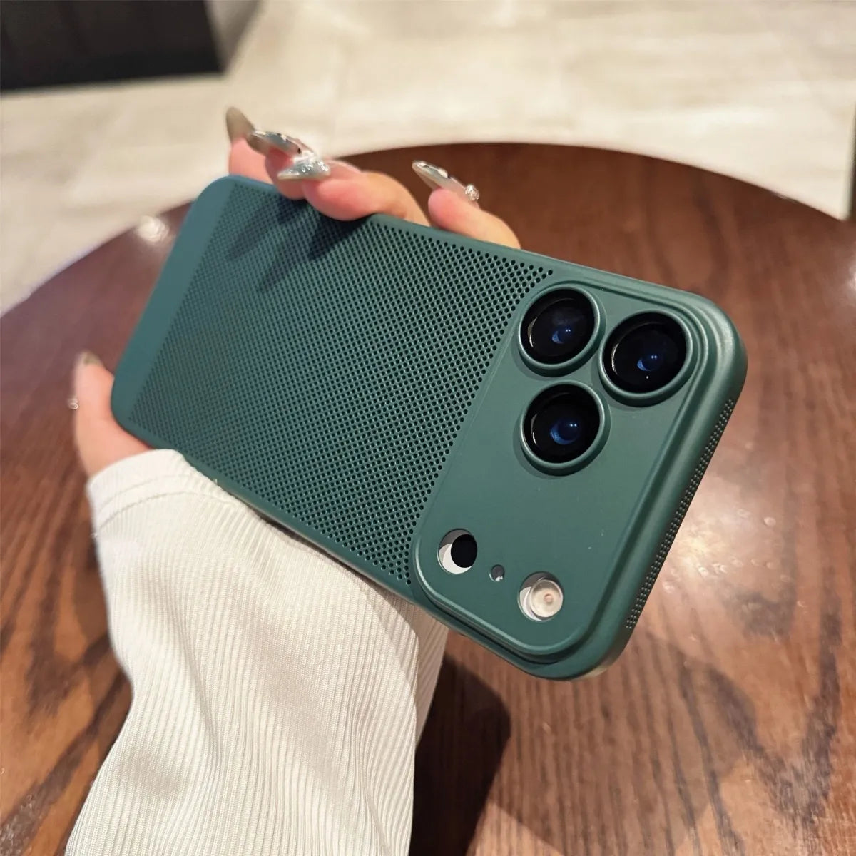 Honeycomb cooling phone case with lens film