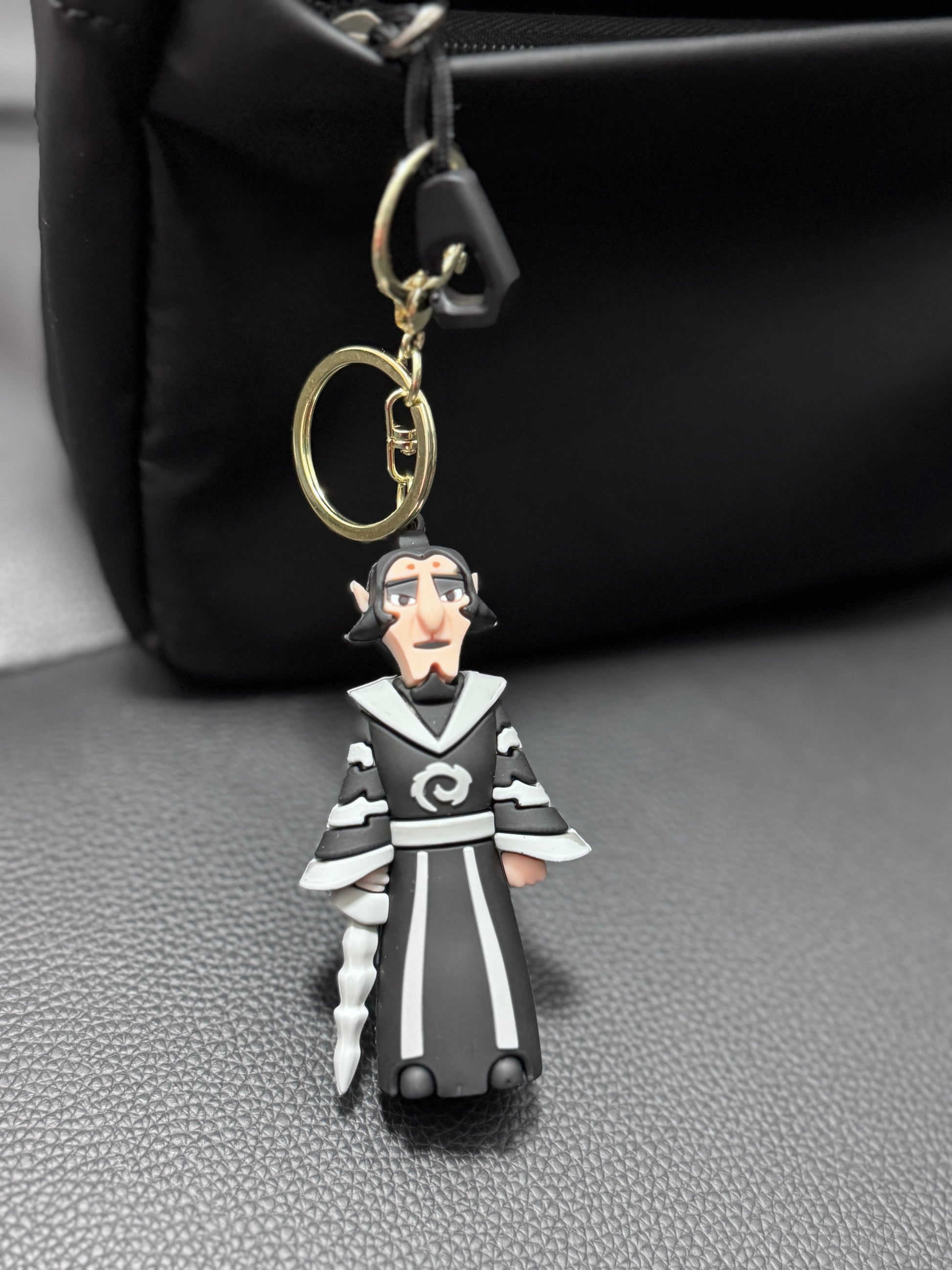 Round bottle Shen Gongbao pendant