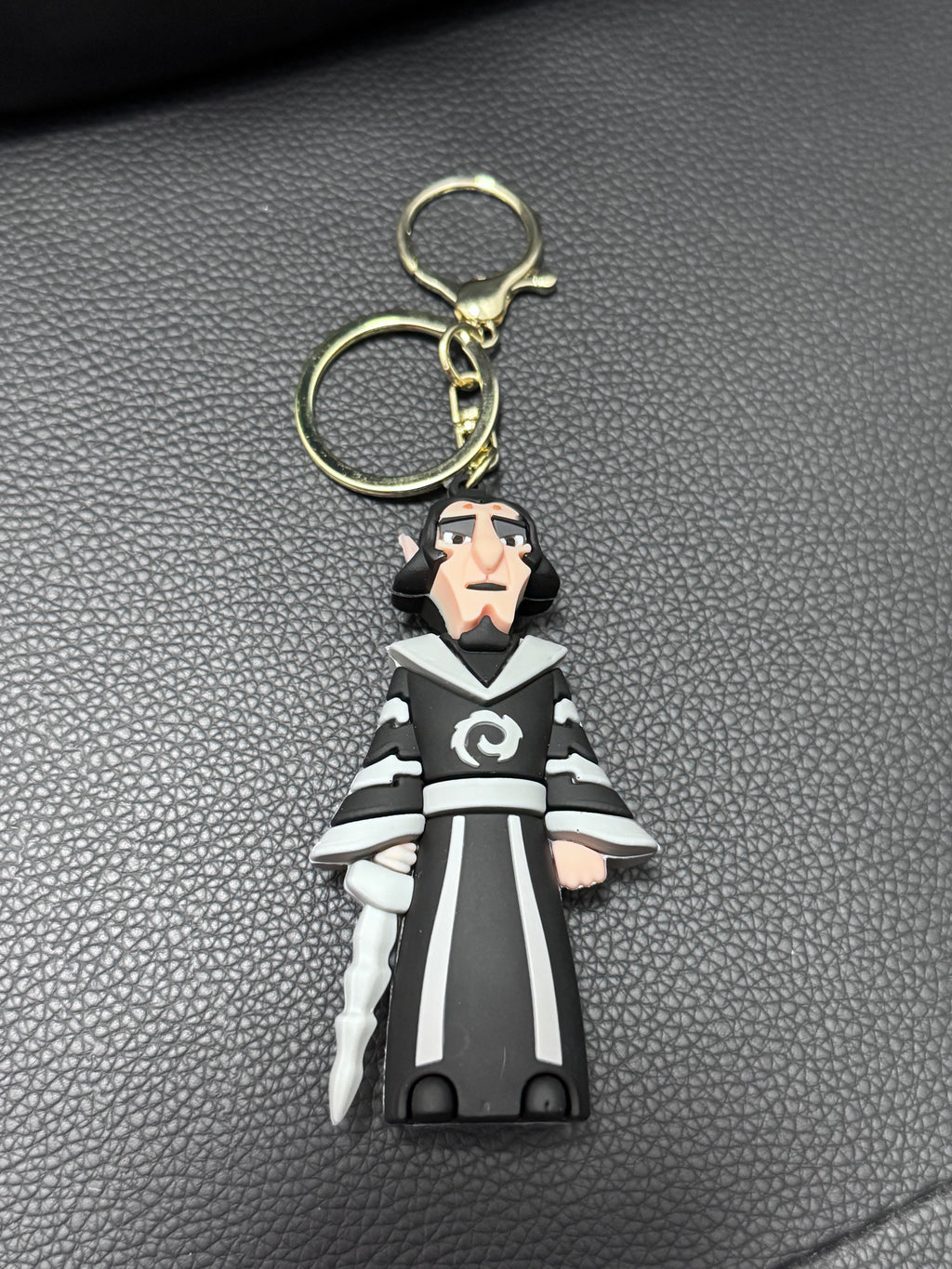 Round bottle Shen Gongbao pendant