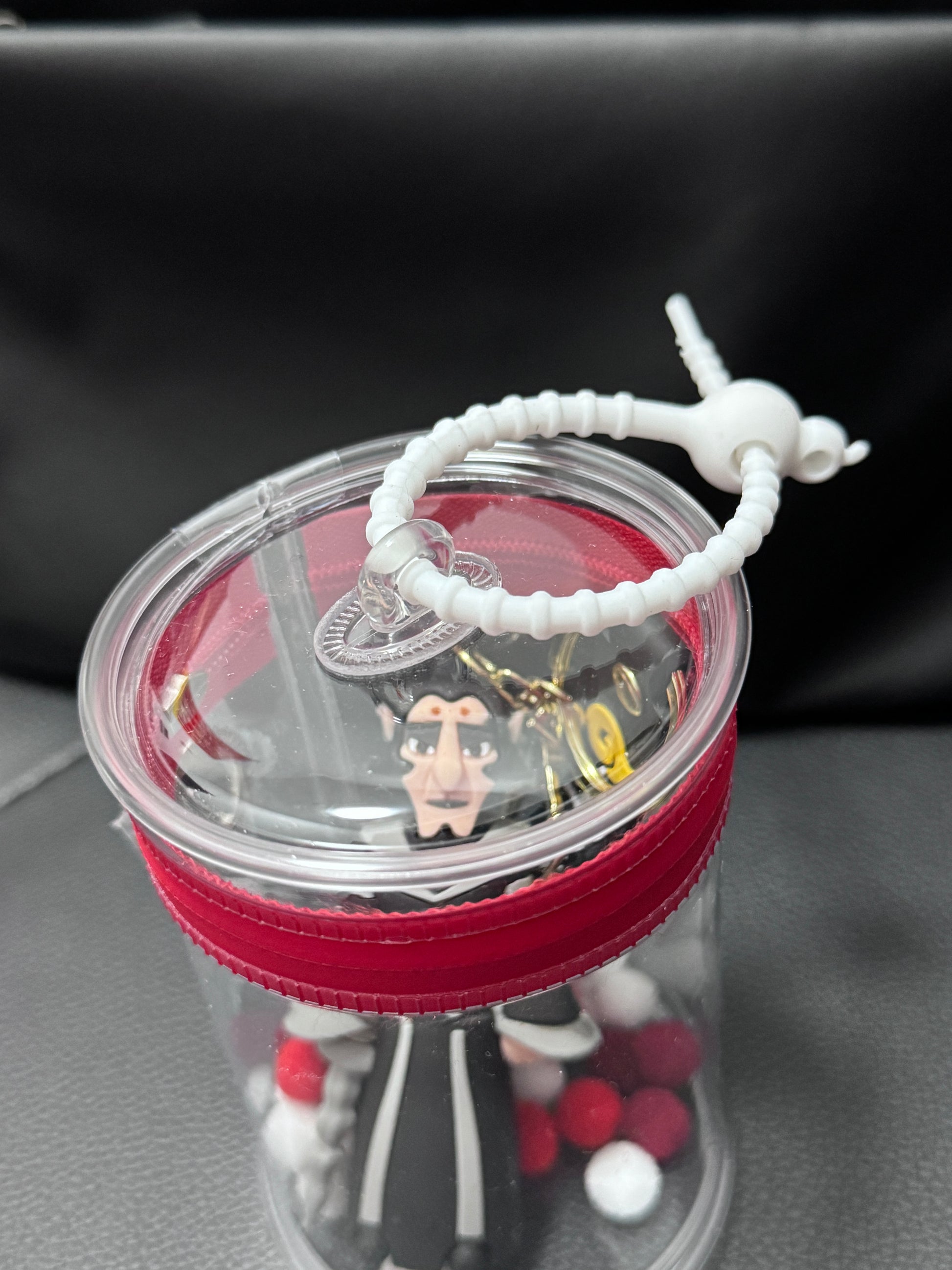 Round bottle Shen Gongbao pendant