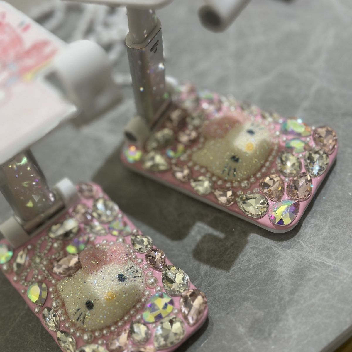 Kitty-Themed Adjustable Phone Stand