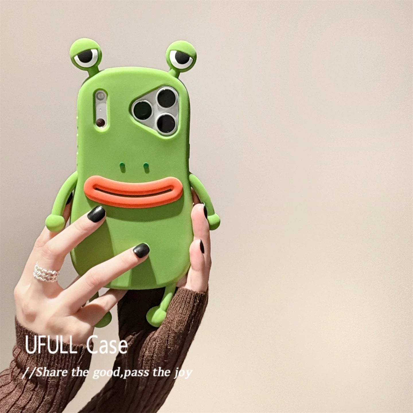 Sausage-lipped frog phone case