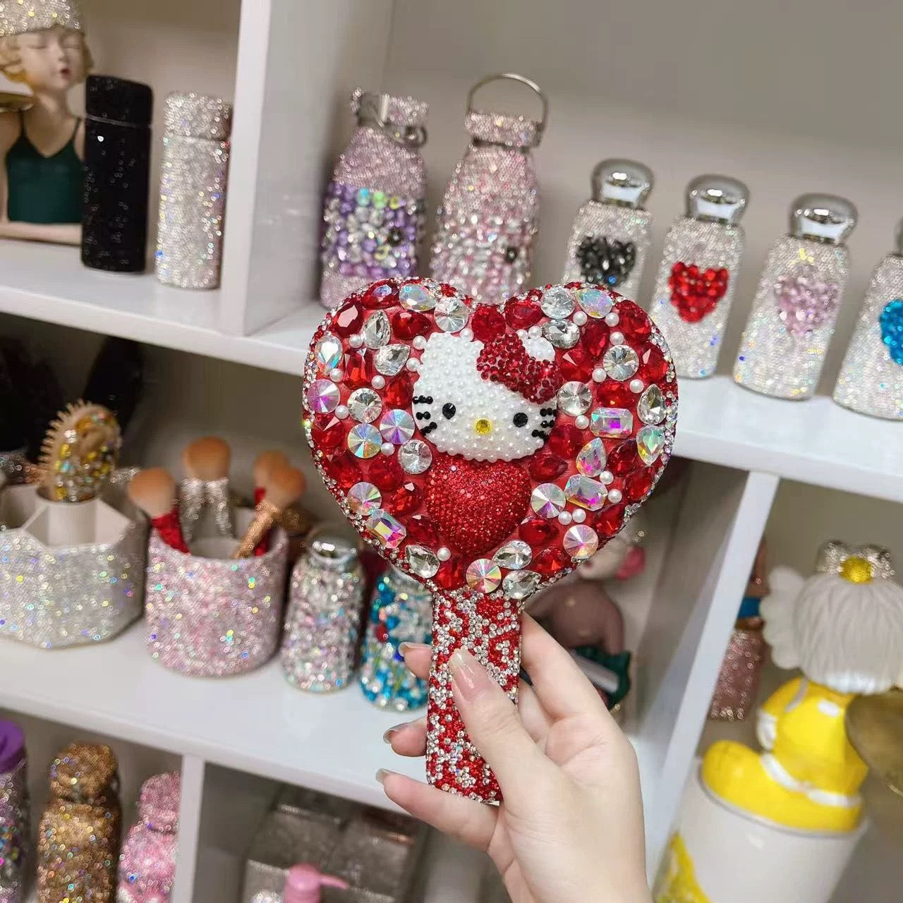 Full-Rhinestone Handheld Makeup Mirror – A Girly Birthday Gift for Best Friends