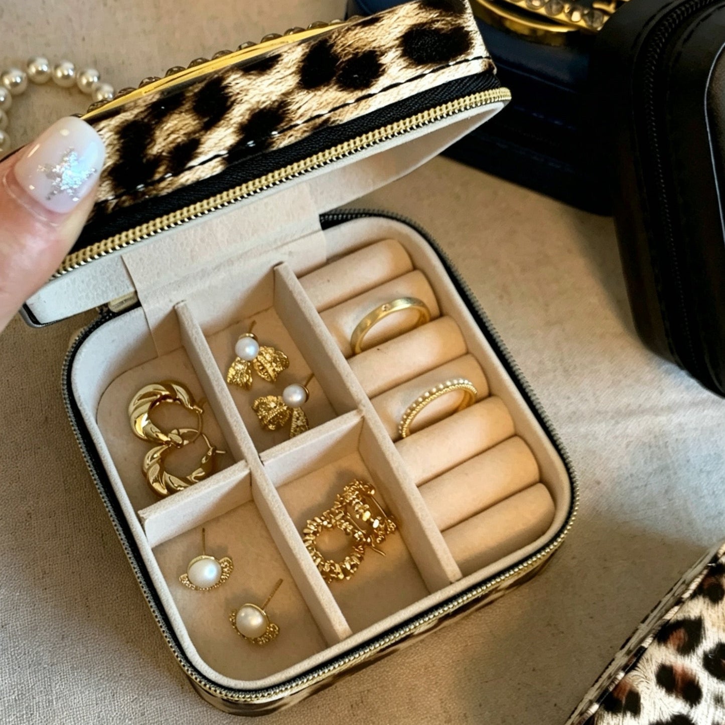 Leopard-print Hello Kitty jewelry box