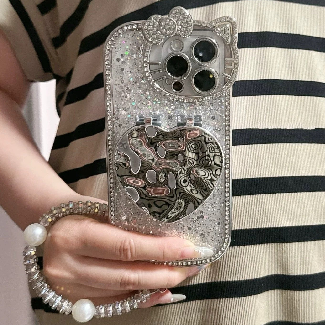 3D Heart-Shaped Flip-Mirror Phone Case with Cat-Lens Design