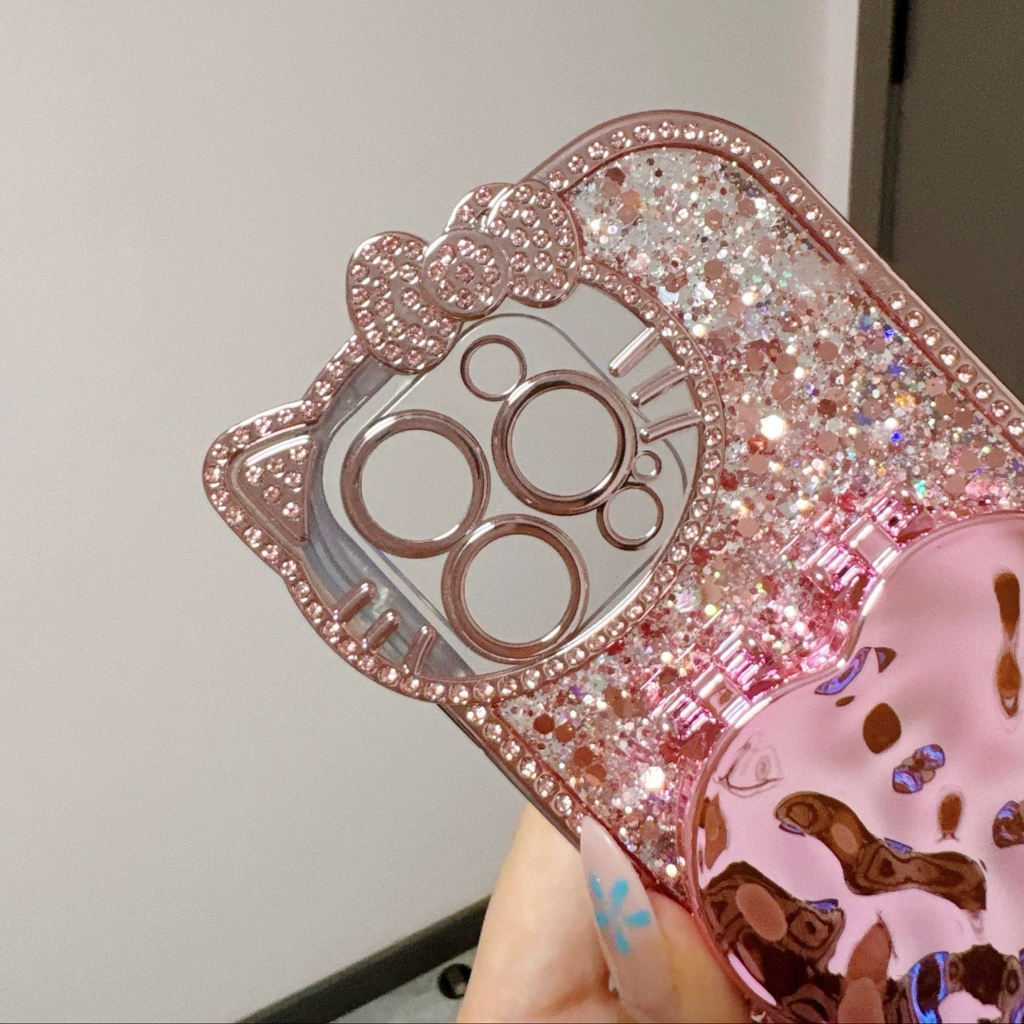 3D Heart-Shaped Flip-Mirror Phone Case with Cat-Lens Design