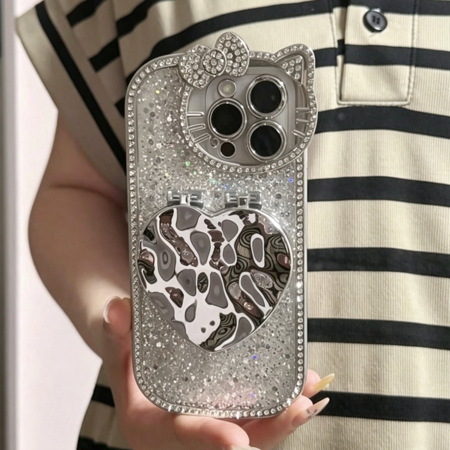 3D Heart-Shaped Flip-Mirror Phone Case with Cat-Lens Design