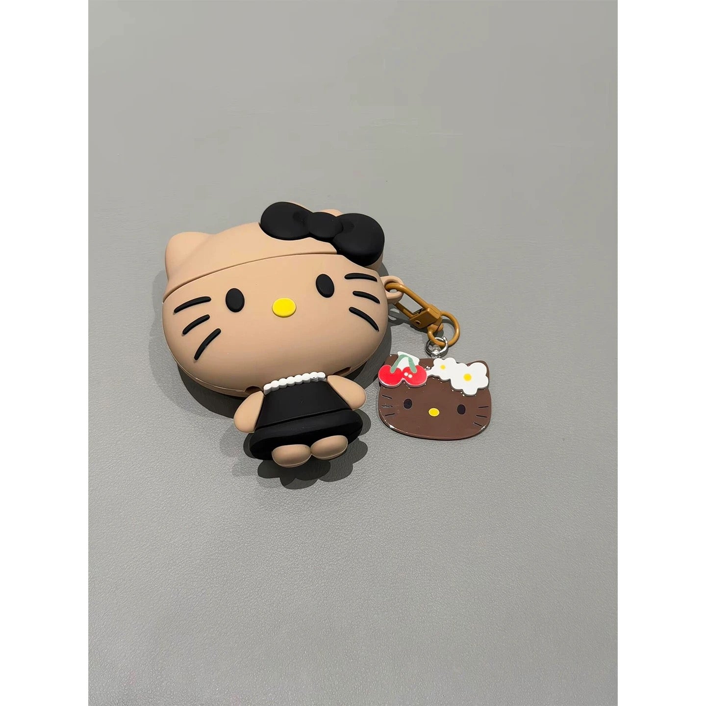 Kitty black lanyard charm, Apple earphone protective case