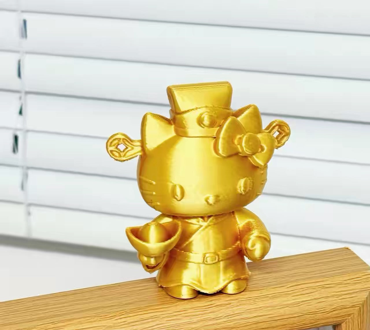 Golden God of Wealth Hello Kitty Figurine – Cute Cartoon Desktop Ornament & Small Gift