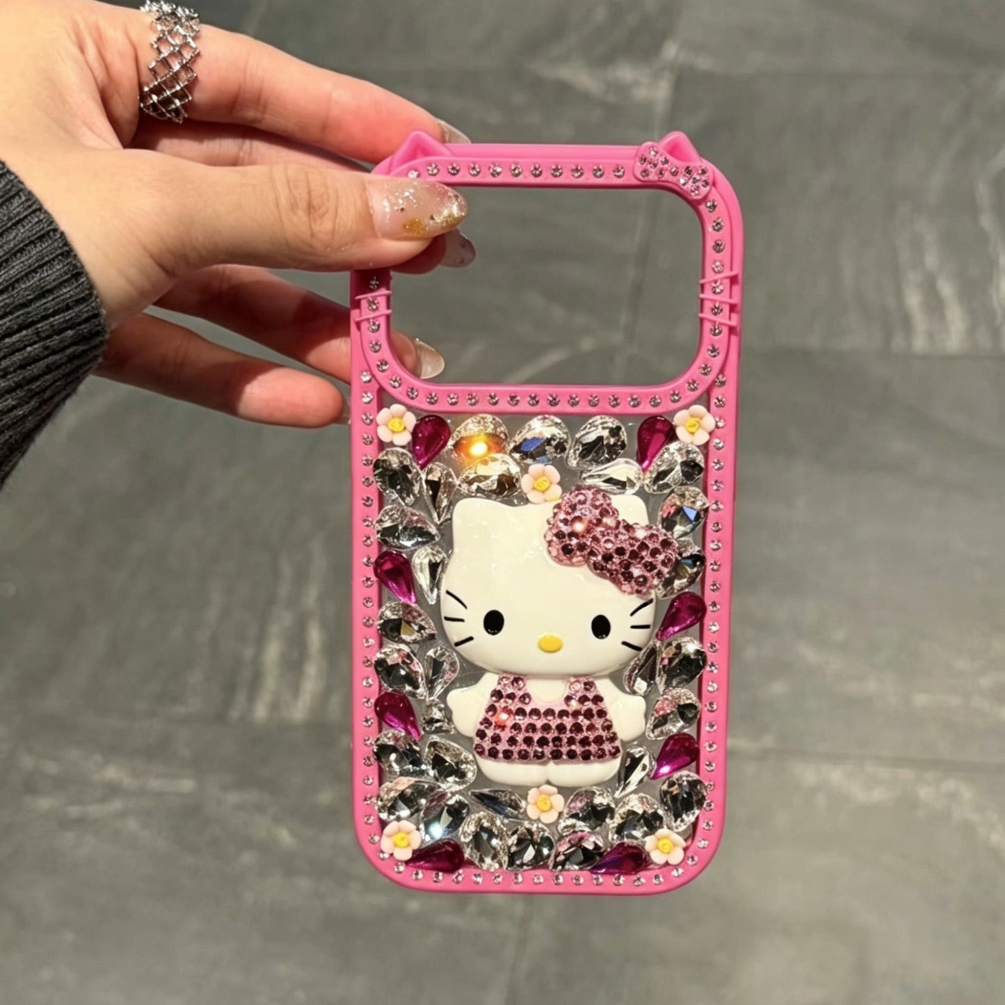 Cute rhinestone-studded Hello Kitty phone case (Instagram style)