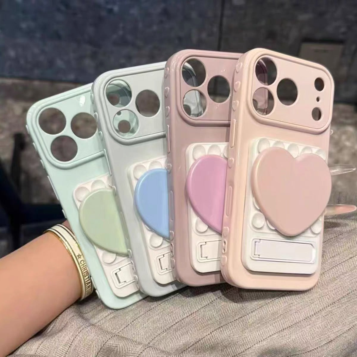 Heart-shaped mirror suction-cup phone case