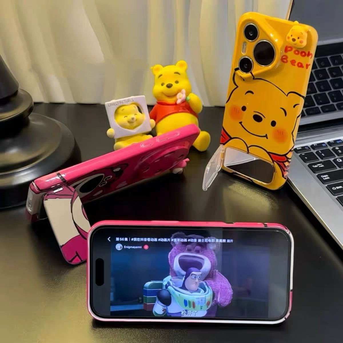 Suitable for Samsung: Strawberry Bear & Winnie the Pooh Mirror Stand Phone Case