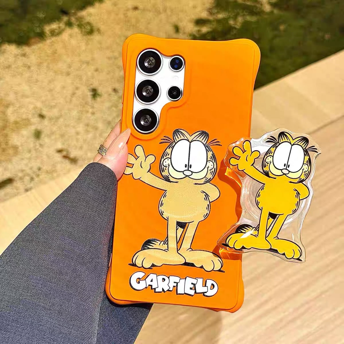 Suitable for Samsung Galaxy S24+ / S24 Plus (Tiger & Garfield) Phone Case with Kickstand and Wrist Strap