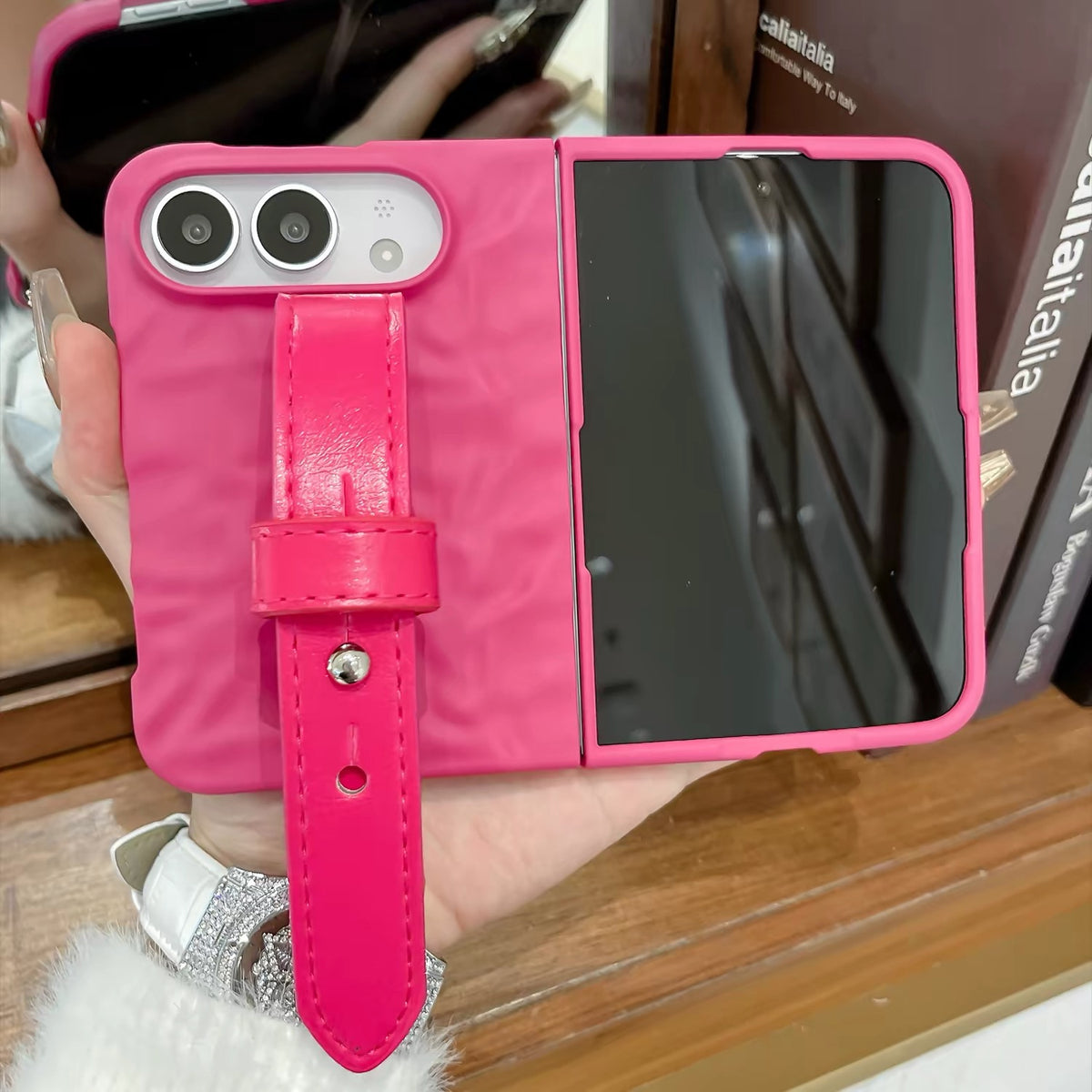 Minimalist yet distinctive rose-pink wrist-strap case for the iPhone Duo foldable phone (Japanese & Korean style)