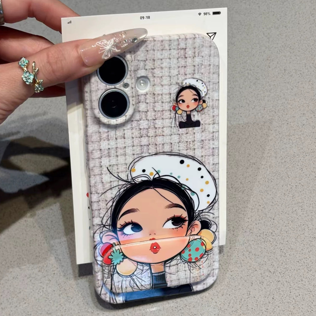 Beret-wearing girl mirror-stand phone case
