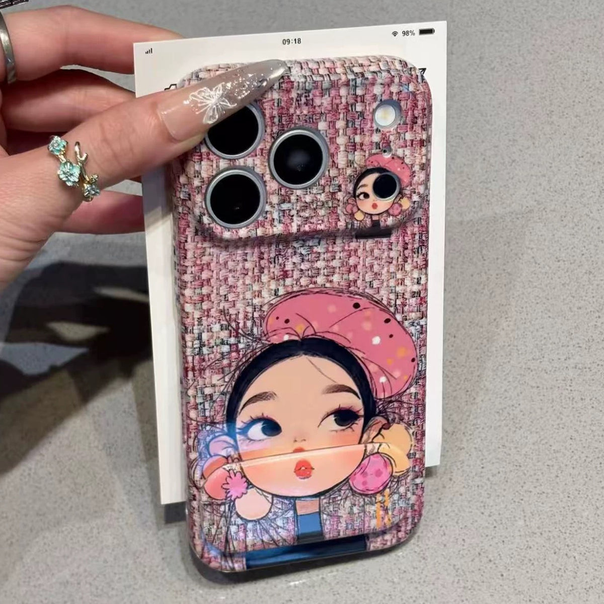Beret-wearing girl mirror-stand phone case