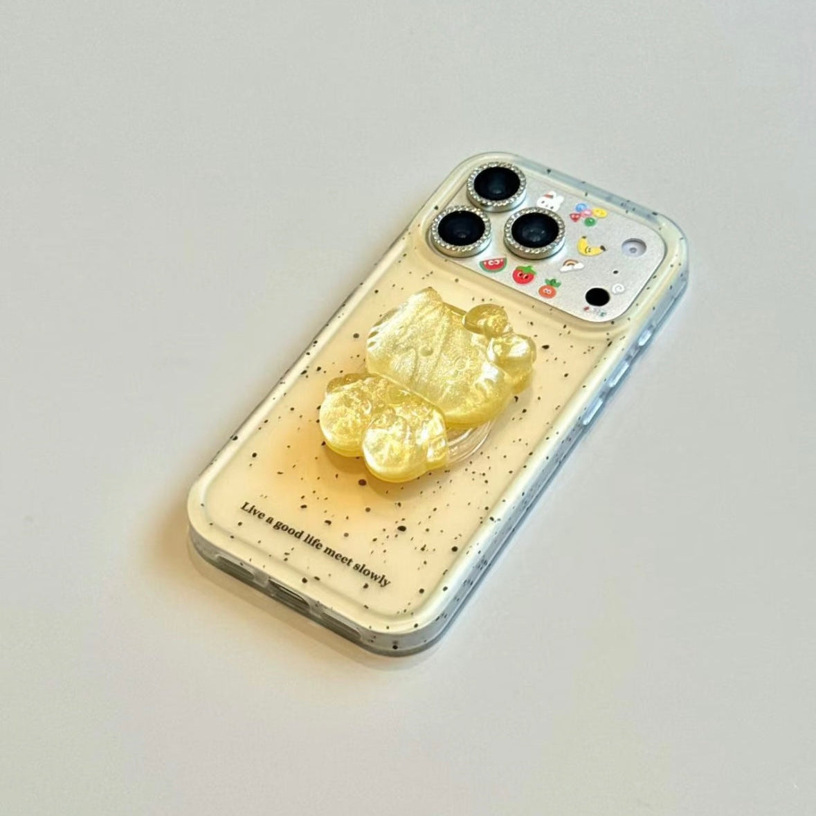 Minimalist, sophisticated magnetic phone case featuring an English-style cat design and ink-splatter art.