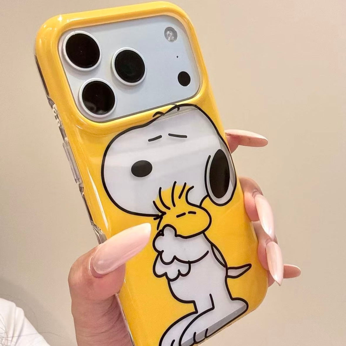 Cut-out floral Snoopy hugging Woodstock phone case
