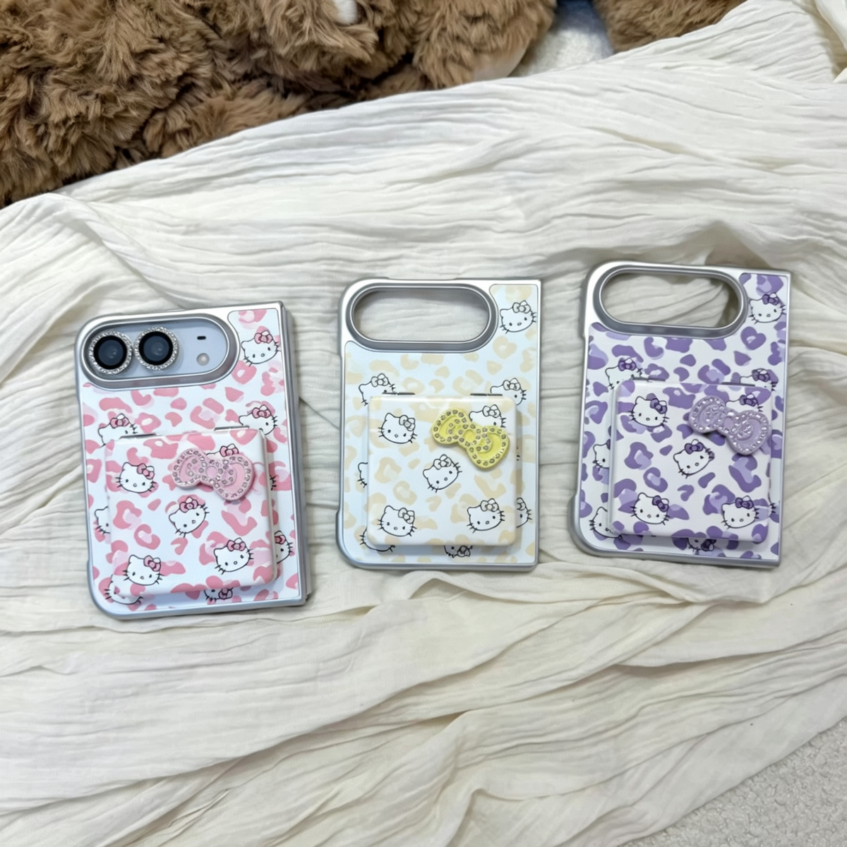Premium-style foldable phone case featuring a leopard print, rhinestone accents, and a cat-shaped mirror.