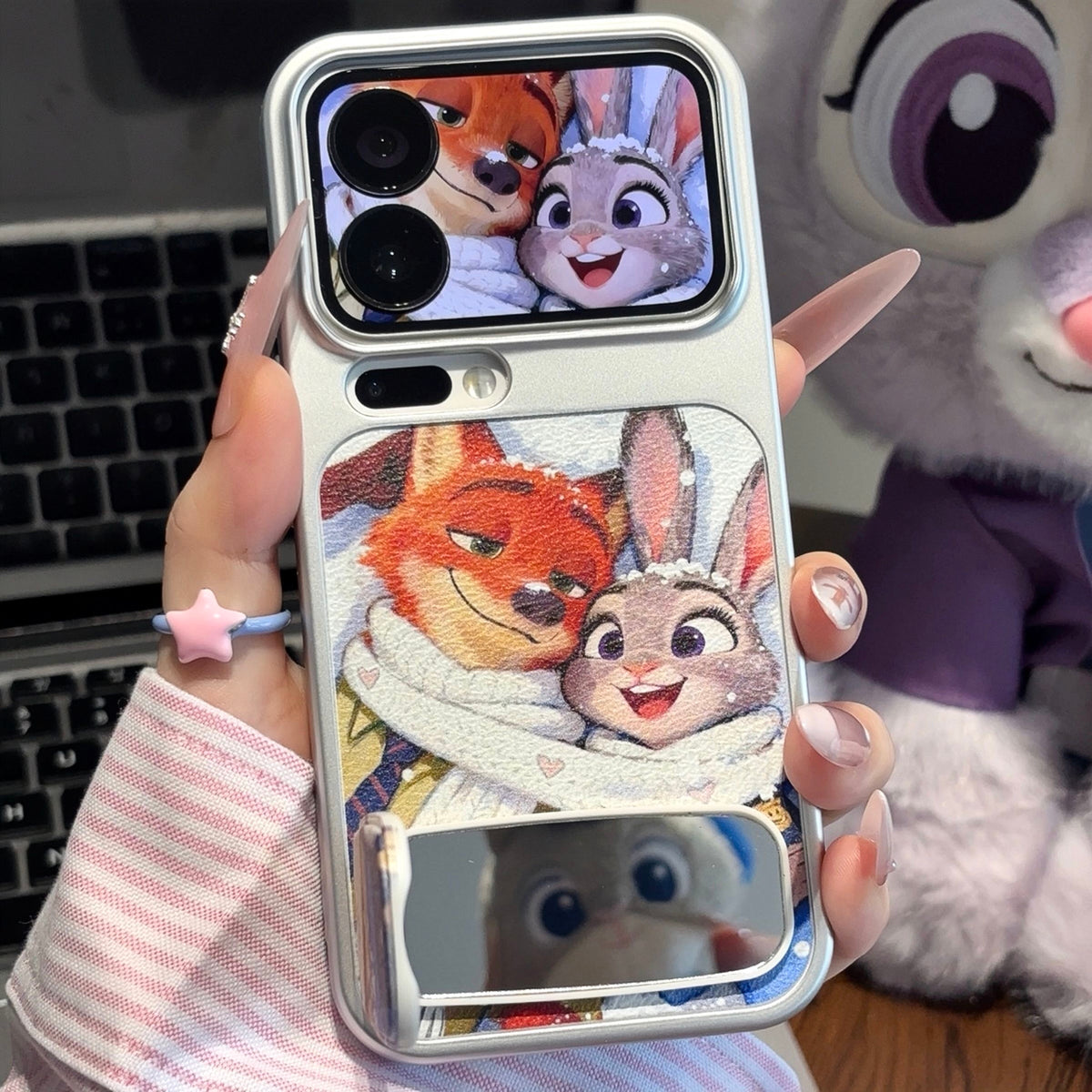 Couple's Judy & Nick Mirror Stand Phone Case