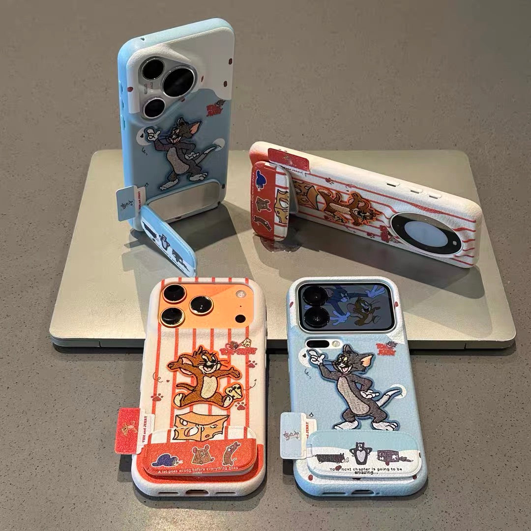 Embroidered Cat and Mouse Phone Case with Mirror Stand