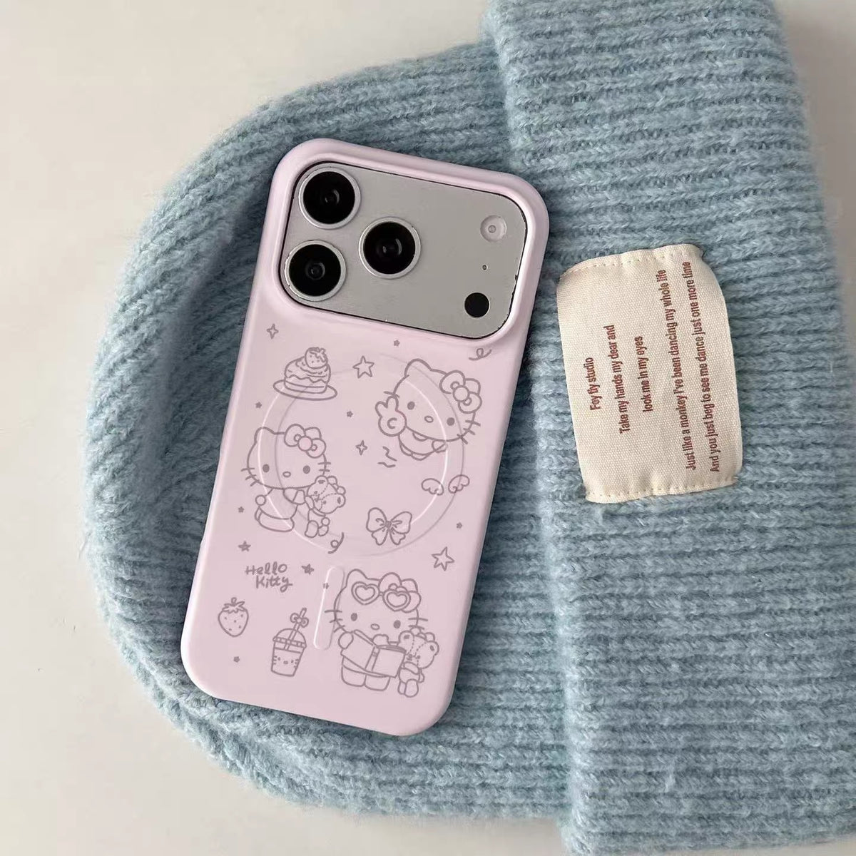 New "girly-style" pink Hello Kitty magnetic kickstand phone case