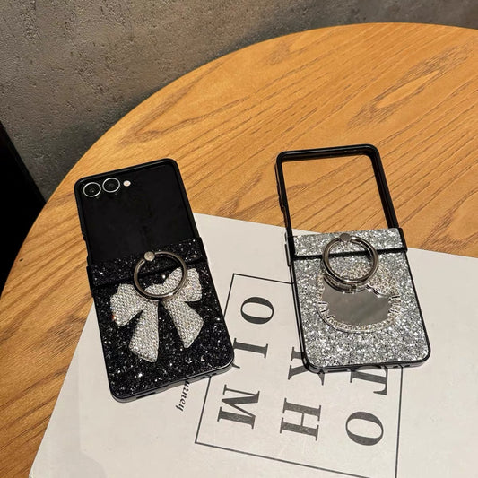 Suitable for Hello Kitty foldable phone cases featuring a silver rhinestone bow and mirror