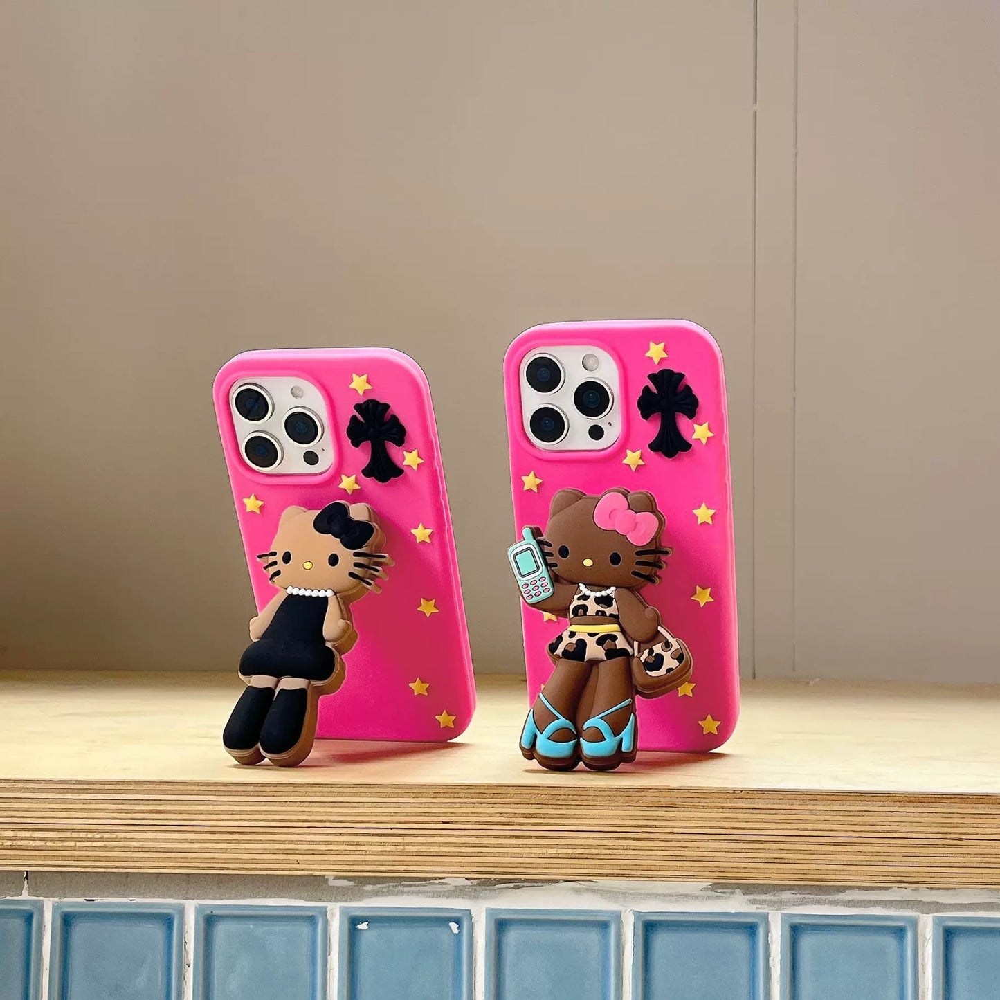 Long-Legged Leopard-Print Hello Kitty Phone Case with Stand
