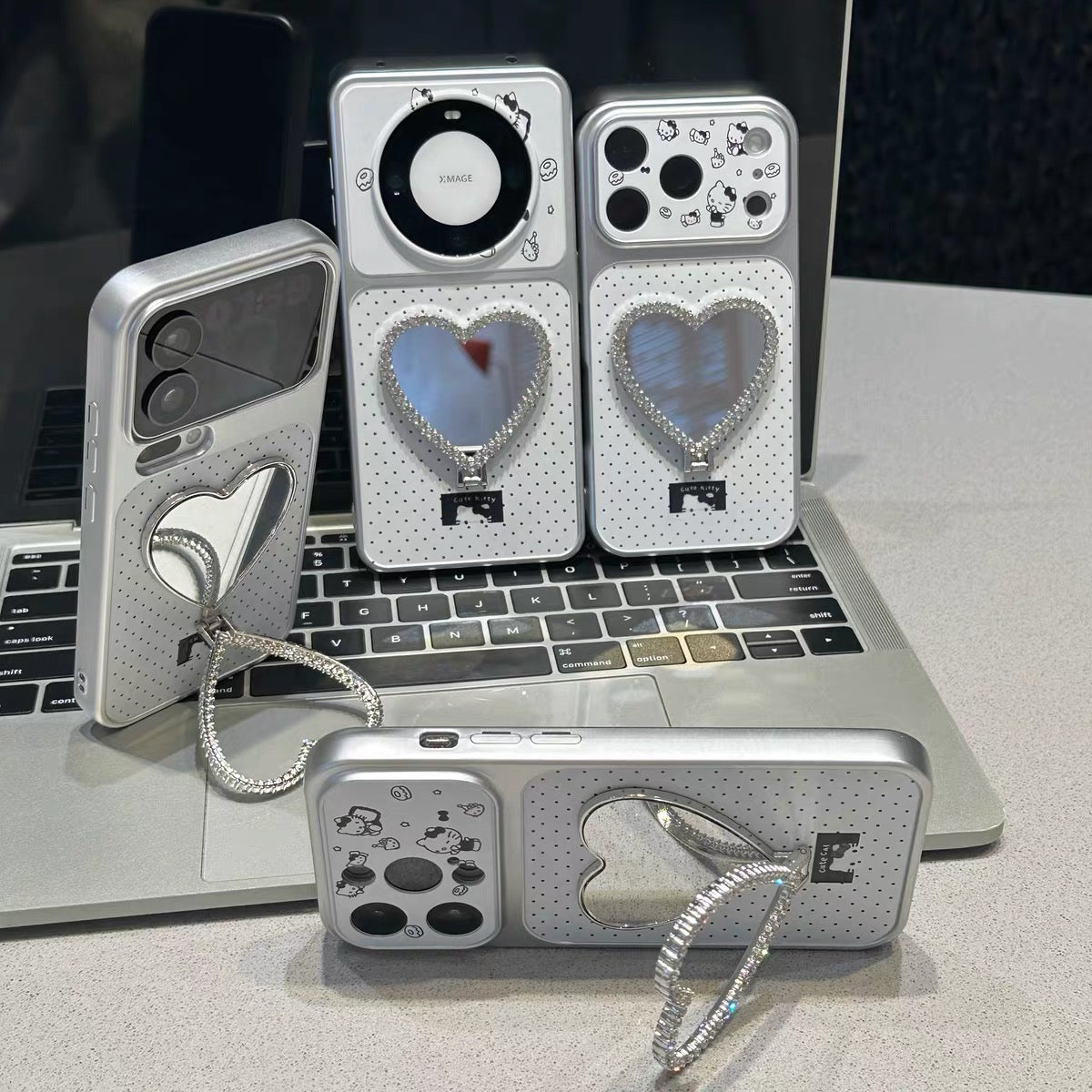 Heart-shaped mirror and stand Kitty phone case