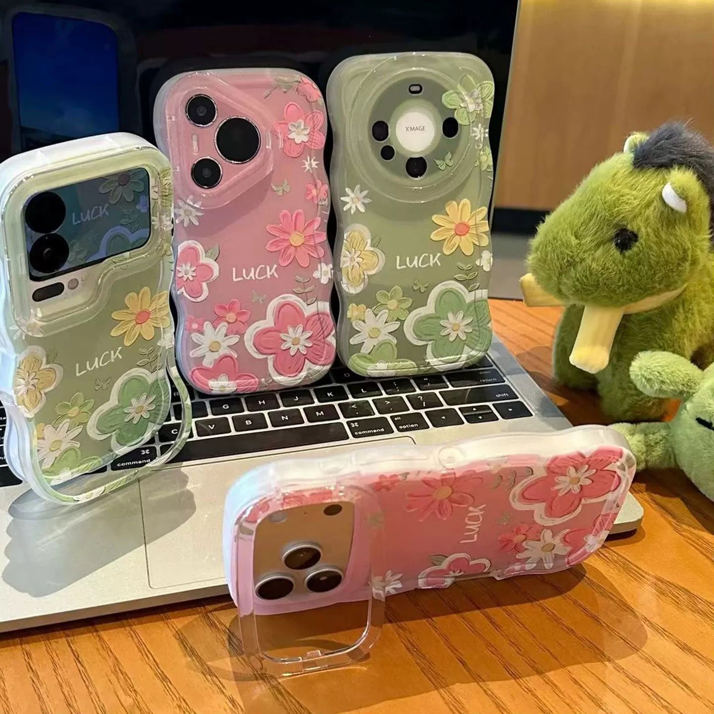 Husă de telefon cu suport dublu și flori mici